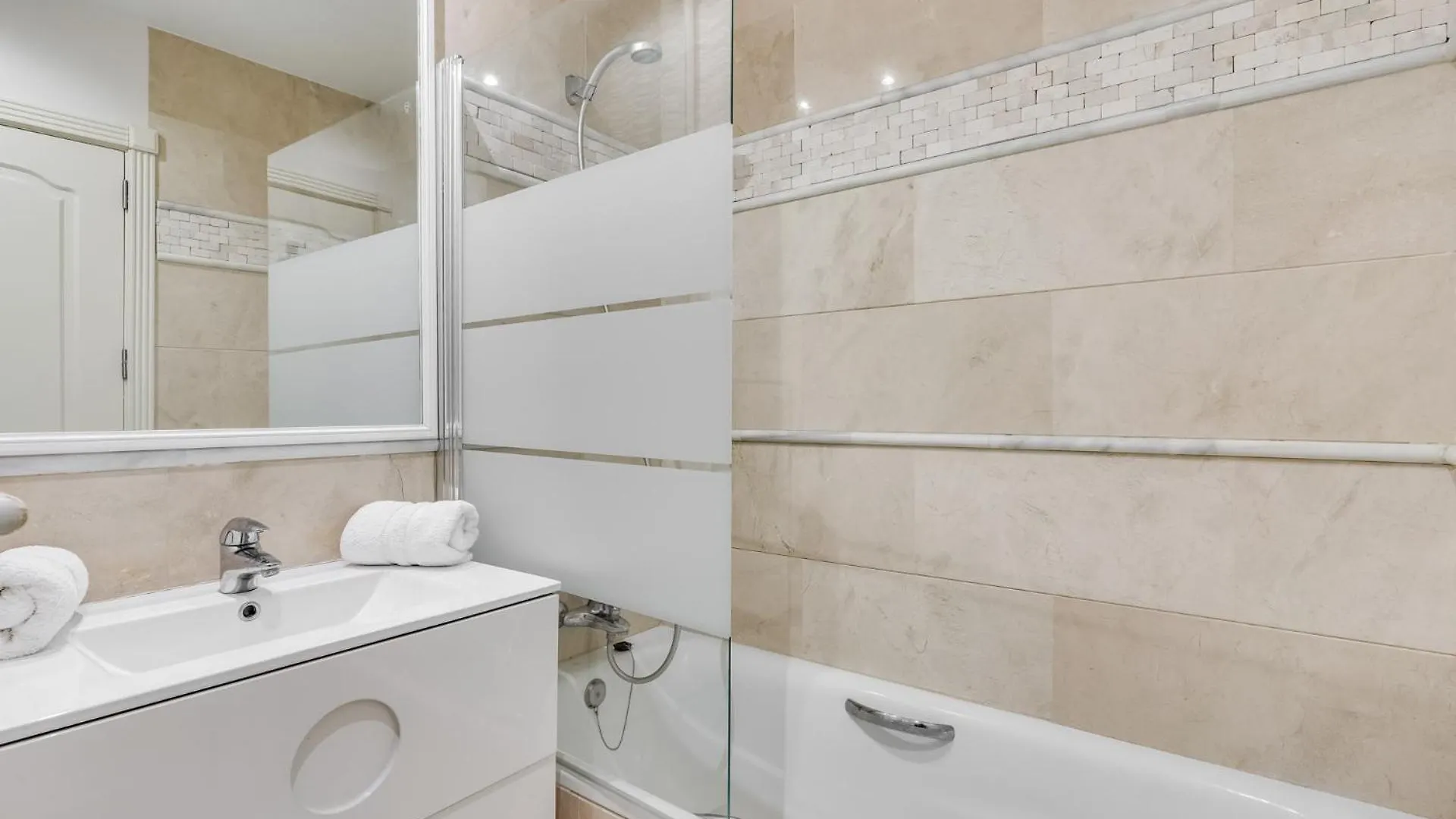 Molo Residences Boutique Apartments & Spa 마르베야 아파트호텔