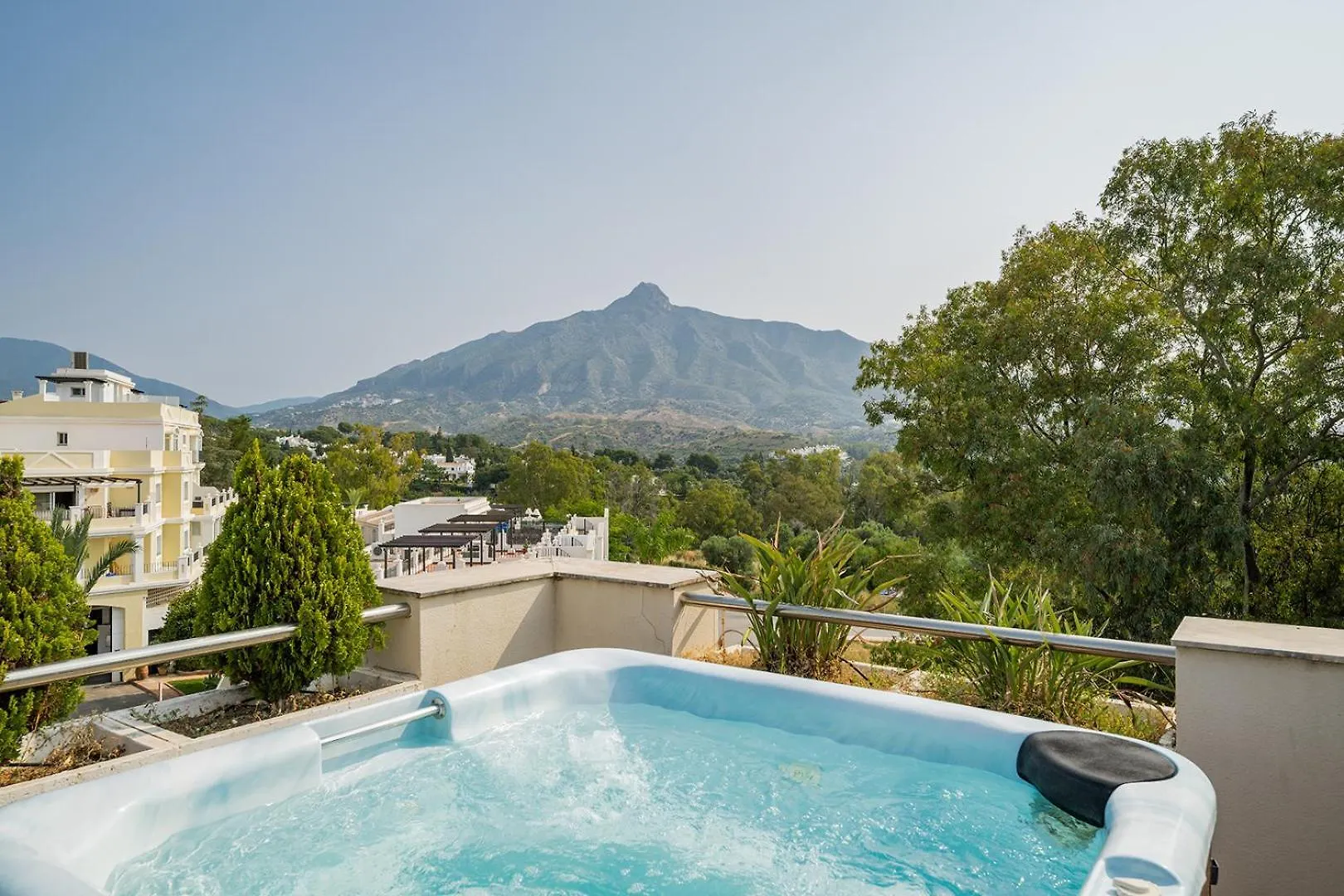 Molo Residences Boutique Apartments & Spa 마르베야 스페인
